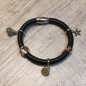 Endless style bracelet